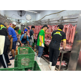 Khu sơ chế - chế biến thịt (2)